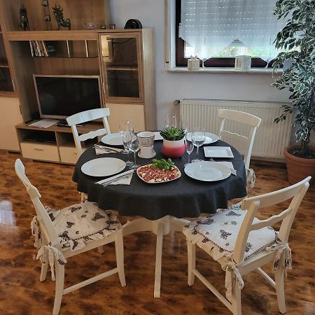 Ferienwohnung Fuer 4 Personen Mit Schnellem Wlan, Glasfaser, Tv Paket Beilstein  Exterior foto